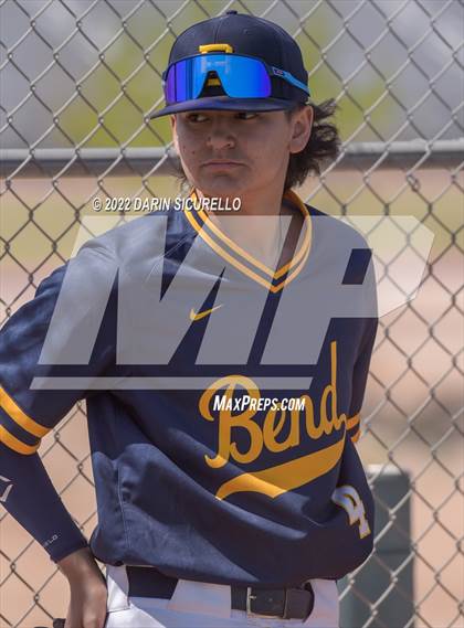 Thumbnail 1 in Santa Barbara vs. Bend (Coach Bob Invitational) photogallery.
