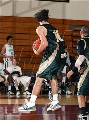 Thumbnail 3 in Renaissance Academy vs. Santa Barbara (Johnnie Cochran Classic) photogallery.