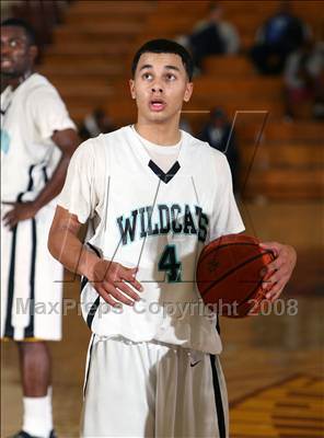 Thumbnail 1 in Renaissance Academy vs. Santa Barbara (Johnnie Cochran Classic) photogallery.