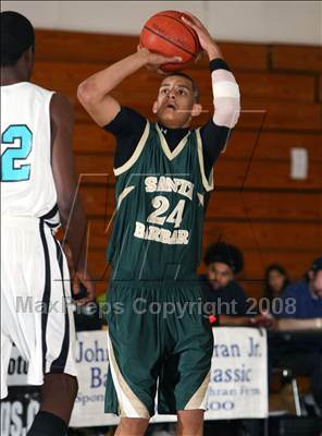Thumbnail 2 in Renaissance Academy vs. Santa Barbara (Johnnie Cochran Classic) photogallery.