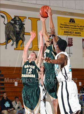 Thumbnail 2 in Renaissance Academy vs. Santa Barbara (Johnnie Cochran Classic) photogallery.