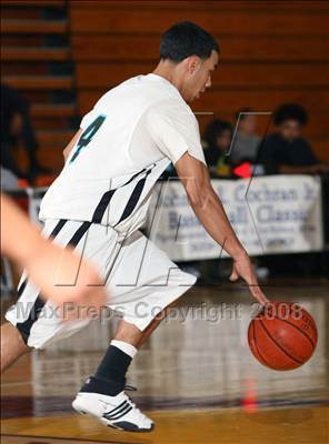 Thumbnail 2 in Renaissance Academy vs. Santa Barbara (Johnnie Cochran Classic) photogallery.