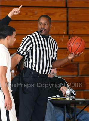 Thumbnail 3 in Renaissance Academy vs. Santa Barbara (Johnnie Cochran Classic) photogallery.