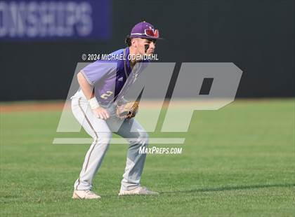Thumbnail 3 in Iowa @ Lutcher (LHSAA Division II Non-Select Semifinal) photogallery.