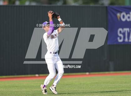 Thumbnail 2 in Iowa @ Lutcher (LHSAA Division II Non-Select Semifinal) photogallery.