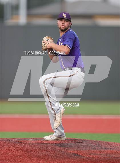 Thumbnail 1 in Iowa @ Lutcher (LHSAA Division II Non-Select Semifinal) photogallery.