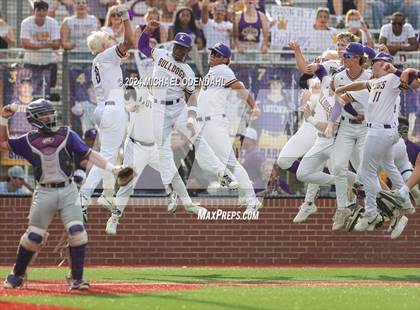 Thumbnail 3 in Iowa @ Lutcher (LHSAA Division II Non-Select Semifinal) photogallery.