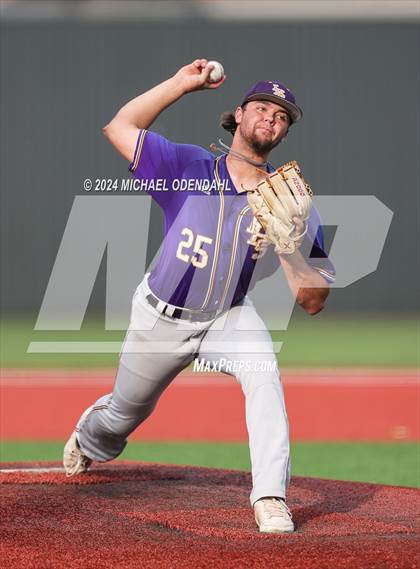 Thumbnail 3 in Iowa @ Lutcher (LHSAA Division II Non-Select Semifinal) photogallery.