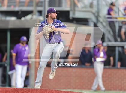 Thumbnail 3 in Iowa @ Lutcher (LHSAA Division II Non-Select Semifinal) photogallery.