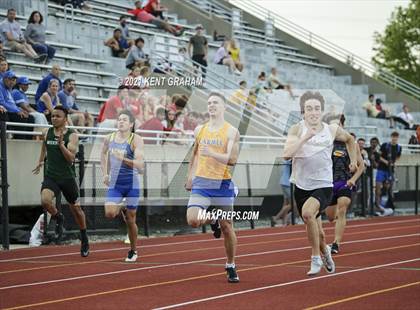 Thumbnail 2 in (IHSAA Track & Field Sectionals) photogallery.