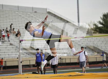 Thumbnail 3 in (IHSAA Track & Field Sectionals) photogallery.