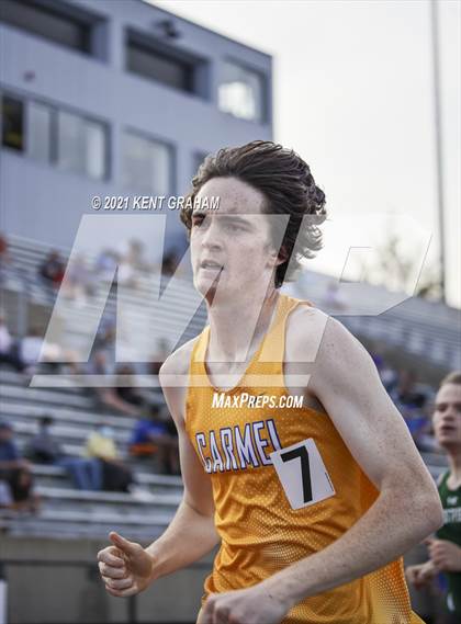 Thumbnail 3 in (IHSAA Track & Field Sectionals) photogallery.
