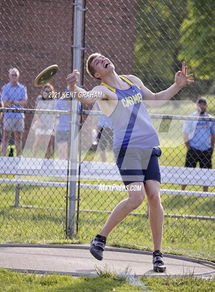 Thumbnail 3 in (IHSAA Track & Field Sectionals) photogallery.