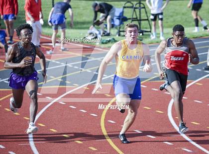 Thumbnail 1 in (IHSAA Track & Field Sectionals) photogallery.