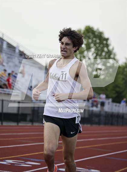 Thumbnail 2 in (IHSAA Track & Field Sectionals) photogallery.