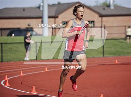 Thumbnail 2 in (IHSAA Track & Field Sectionals) photogallery.