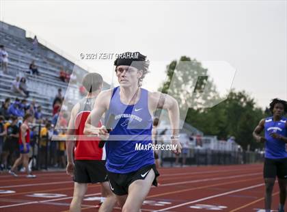 Thumbnail 2 in (IHSAA Track & Field Sectionals) photogallery.
