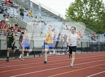 Thumbnail 1 in (IHSAA Track & Field Sectionals) photogallery.