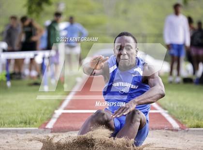 Thumbnail 1 in (IHSAA Track & Field Sectionals) photogallery.
