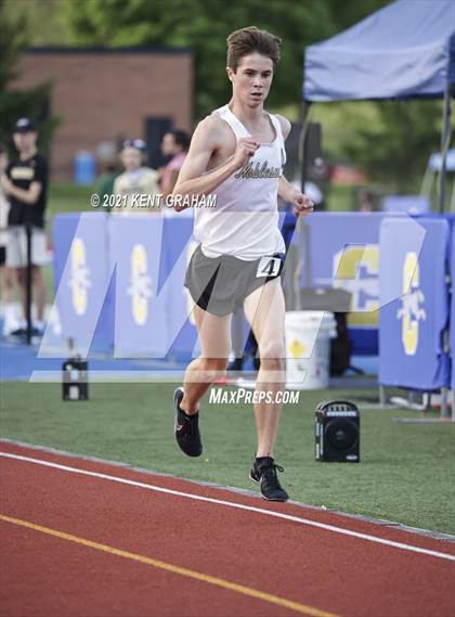 Thumbnail 2 in (IHSAA Track & Field Sectionals) photogallery.