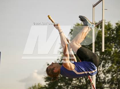 Thumbnail 1 in (IHSAA Track & Field Sectionals) photogallery.