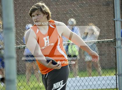 Thumbnail 3 in (IHSAA Track & Field Sectionals) photogallery.