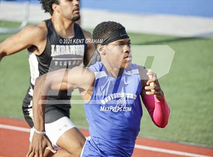 Thumbnail 1 in (IHSAA Track & Field Sectionals) photogallery.