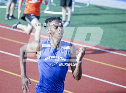 Thumbnail 3 in (IHSAA Track & Field Sectionals) photogallery.