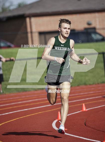 Thumbnail 1 in (IHSAA Track & Field Sectionals) photogallery.