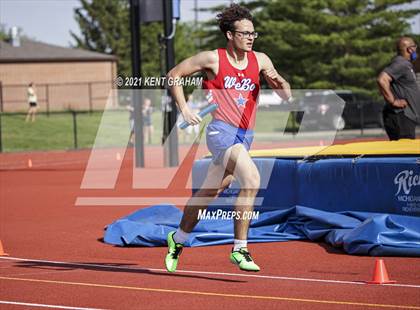 Thumbnail 3 in (IHSAA Track & Field Sectionals) photogallery.