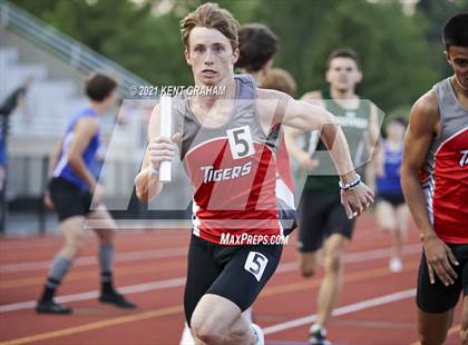 Thumbnail 2 in (IHSAA Track & Field Sectionals) photogallery.