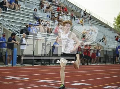 Thumbnail 1 in (IHSAA Track & Field Sectionals) photogallery.