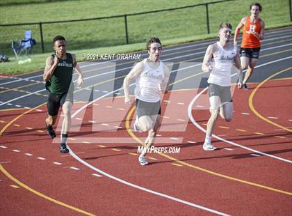 Thumbnail 2 in (IHSAA Track & Field Sectionals) photogallery.