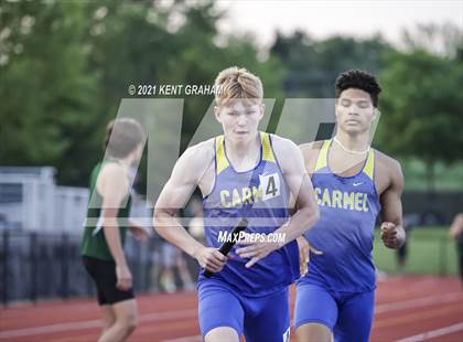 Thumbnail 3 in (IHSAA Track & Field Sectionals) photogallery.