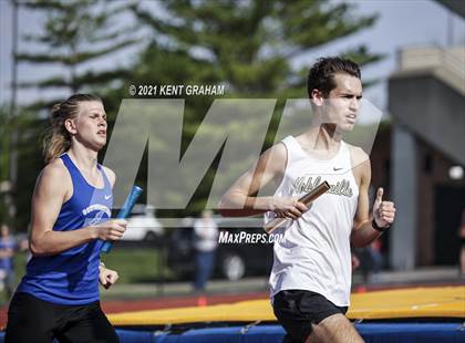 Thumbnail 3 in (IHSAA Track & Field Sectionals) photogallery.