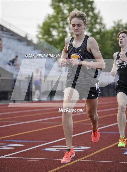 Thumbnail 3 in (IHSAA Track & Field Sectionals) photogallery.