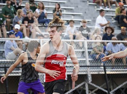 Thumbnail 3 in (IHSAA Track & Field Sectionals) photogallery.