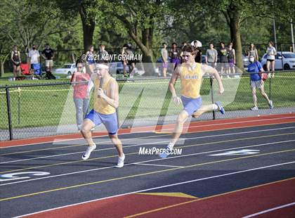 Thumbnail 3 in (IHSAA Track & Field Sectionals) photogallery.