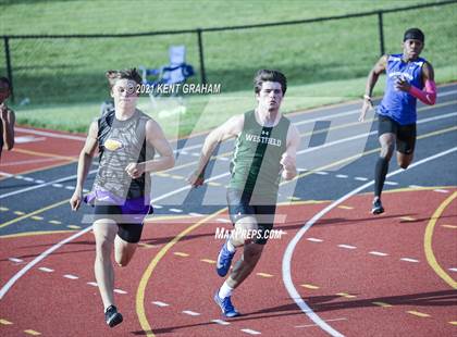 Thumbnail 2 in (IHSAA Track & Field Sectionals) photogallery.