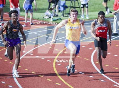 Thumbnail 2 in (IHSAA Track & Field Sectionals) photogallery.