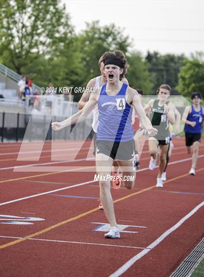 Thumbnail 2 in (IHSAA Track & Field Sectionals) photogallery.