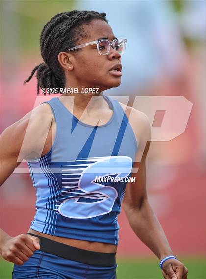 Thumbnail 1 in Dave Bethany Relays (400M) photogallery.