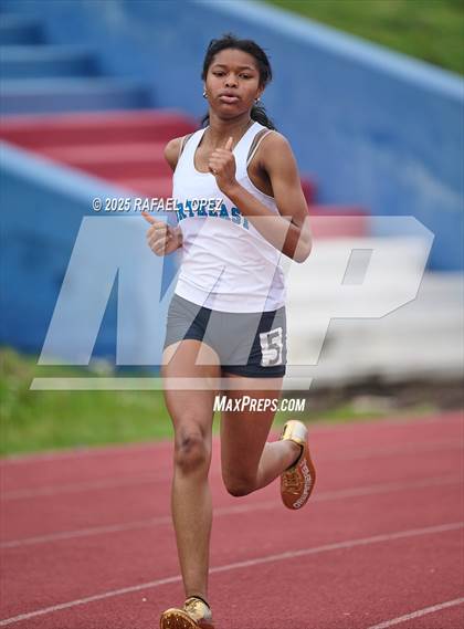 Thumbnail 2 in Dave Bethany Relays (400M) photogallery.