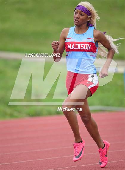 Thumbnail 1 in Dave Bethany Relays (400M) photogallery.