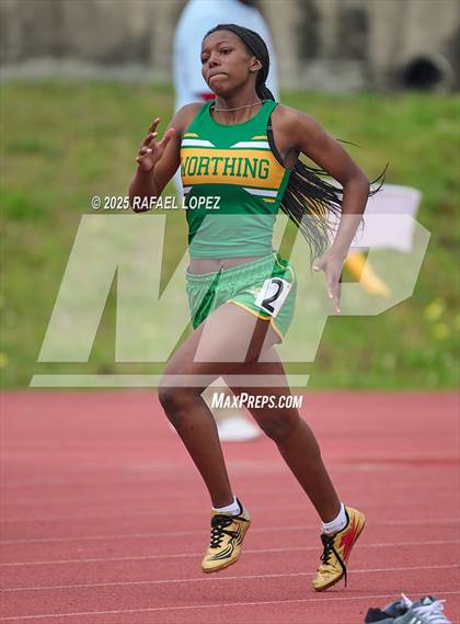 Thumbnail 2 in Dave Bethany Relays (400M) photogallery.