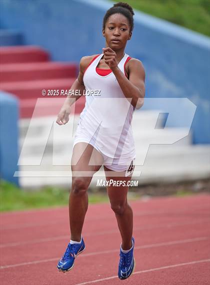 Thumbnail 3 in Dave Bethany Relays (400M) photogallery.
