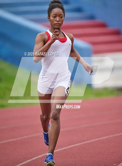 Thumbnail 1 in Dave Bethany Relays (400M) photogallery.