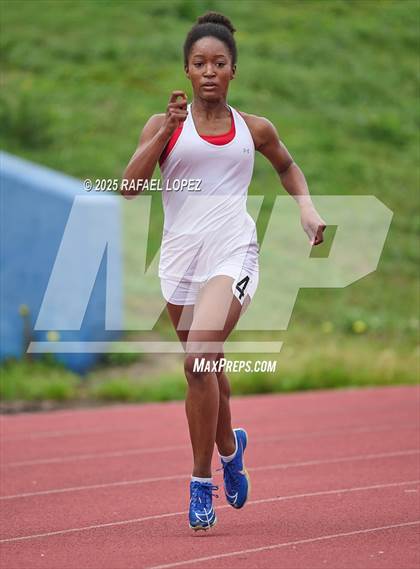 Thumbnail 1 in Dave Bethany Relays (400M) photogallery.