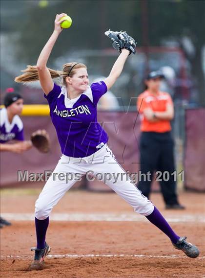 Thumbnail 2 in Angleton vs Van Vleck (First Capitol Classic) photogallery.