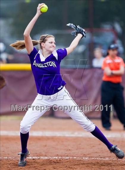 Thumbnail 1 in Angleton vs Van Vleck (First Capitol Classic) photogallery.